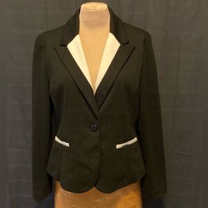 Darjoni Colorblock Poly Blend Women's Knit Blazer with Modified Peplum